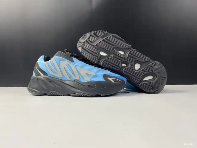 'Bright Cyan' GZ3079 Boost Yeezy 700 ADIDAS MNVN 0702